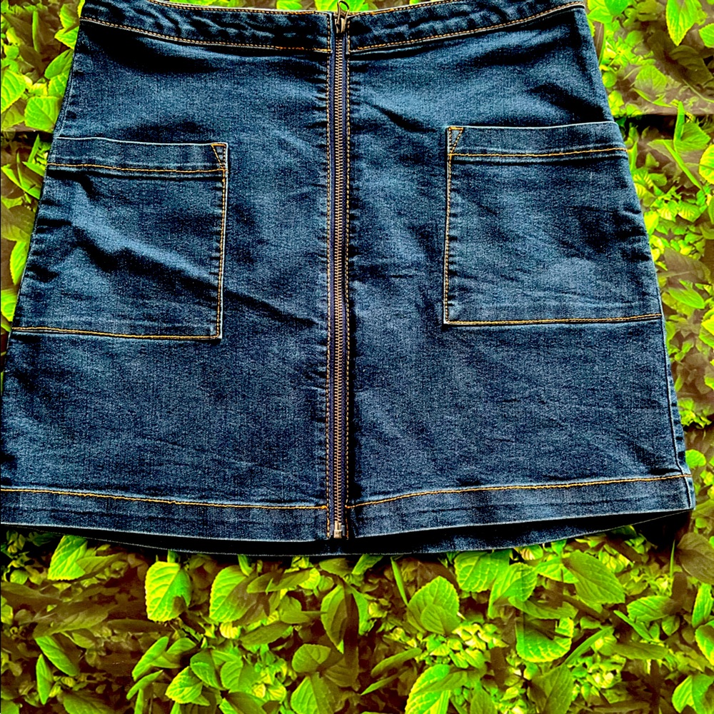 Refuge skirt fits perfectly to size M